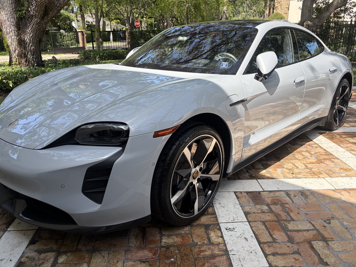 Mobile car detailing in Pinecrest FL
