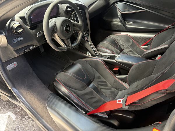 Premium interior mobile detailing McLaren Miami